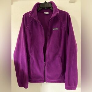 Columbia Women’s Size Large Full Zip Fleece Jacket in plum